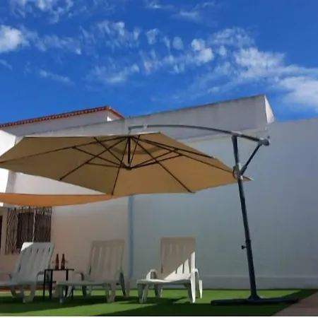 Anchor House Hostel Αλμπουφέιρα