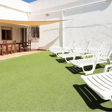 Anchor House Hostel *